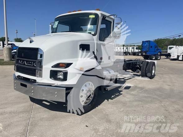 Mack MD6 Truck Tractor Units