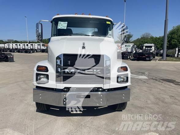 Mack MD6 Truck Tractor Units