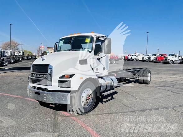 Mack MD6 Chassis Cab trucks