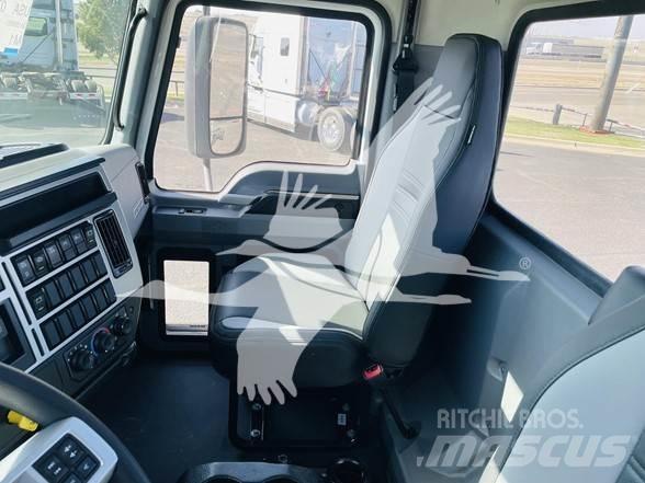 Mack MD6 Chassis Cab trucks