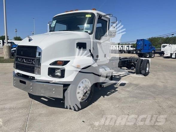 Mack MD6 Truck Tractor Units