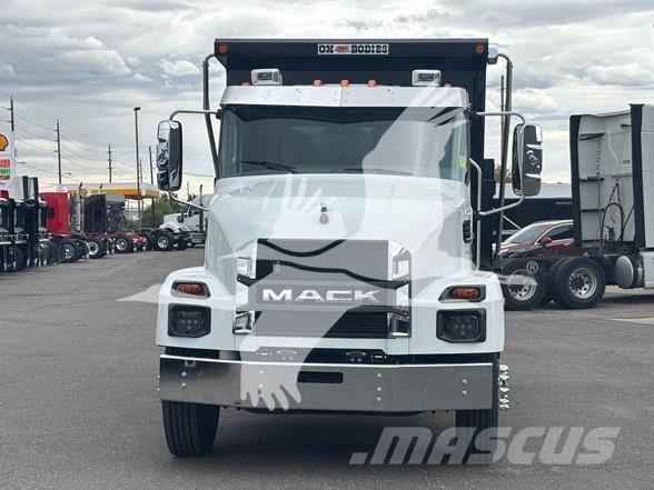 Mack MD6 Tipper trucks