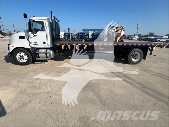 Mack MD6 Flatbed/Dropside trucks