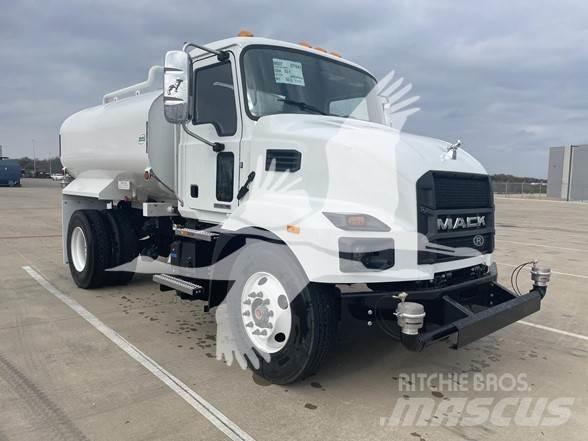 Mack MD7 Tanker trucks