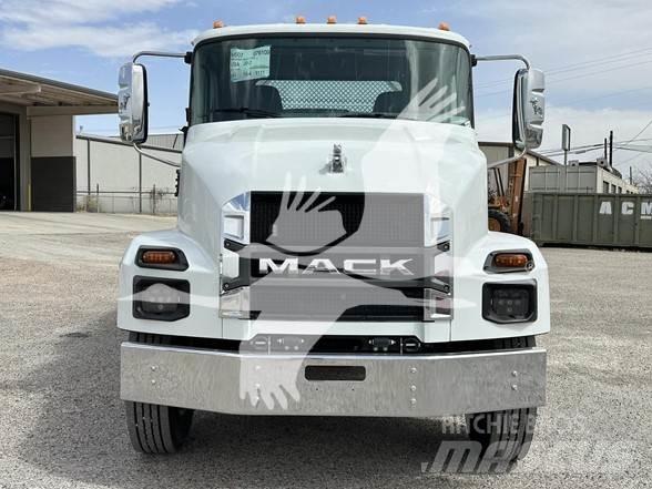 Mack MD7 Other