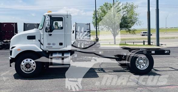 Mack MD7 Chassis Cab trucks