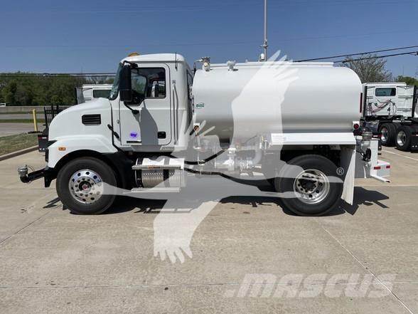 Mack MD7 Tanker trucks