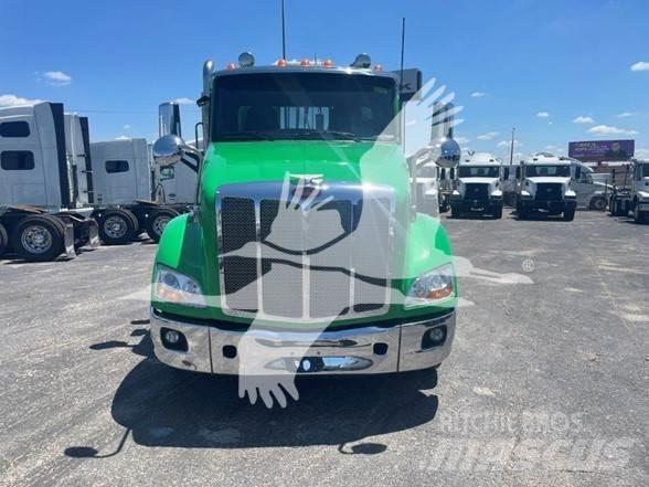 Peterbilt 579 Truck Tractor Units
