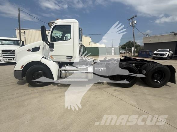 Peterbilt 579 Truck Tractor Units