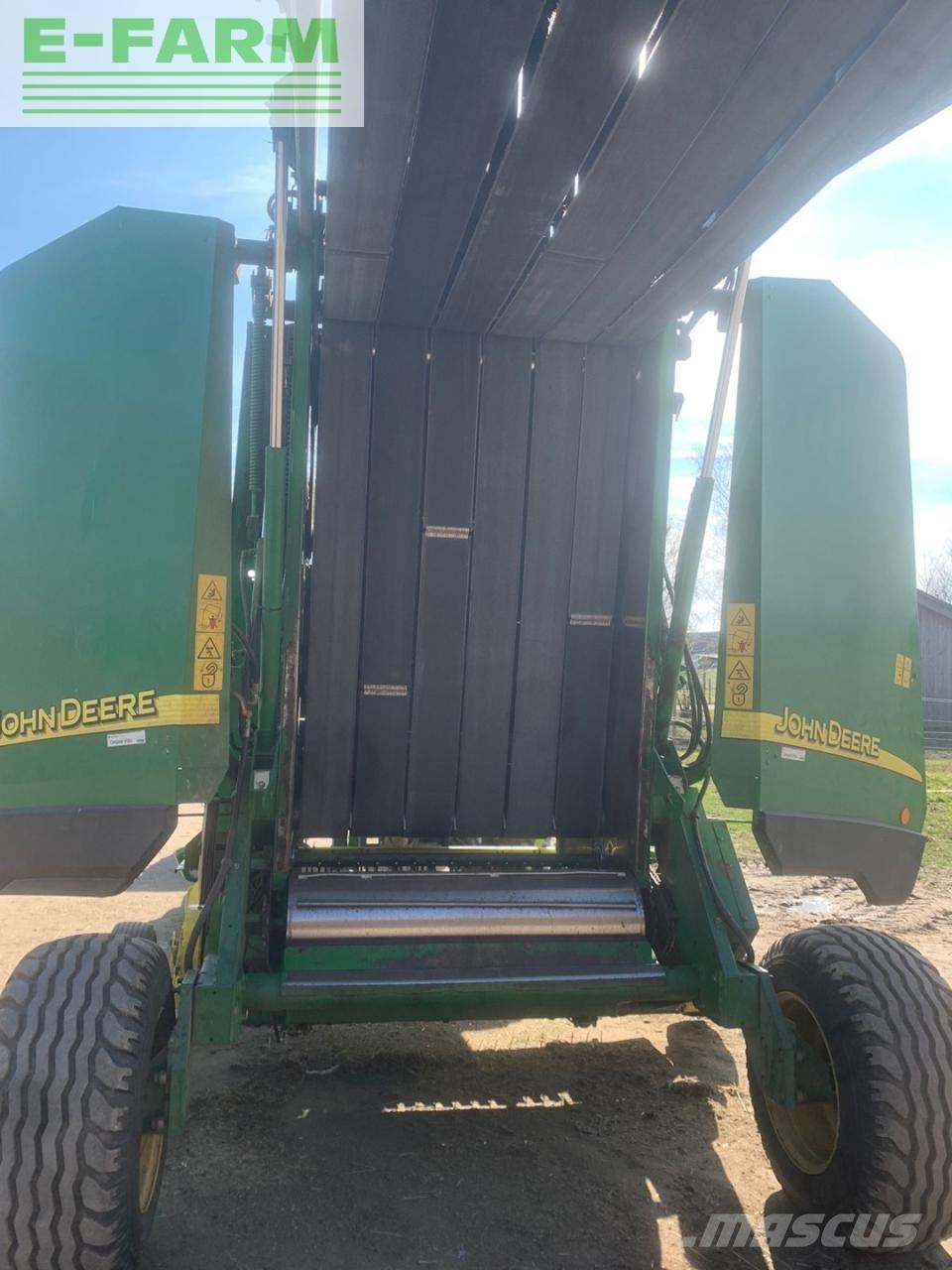 John Deere 592C Square balers