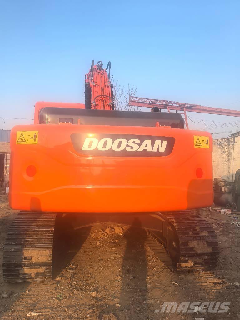 Doosan DX225 Crawler excavators