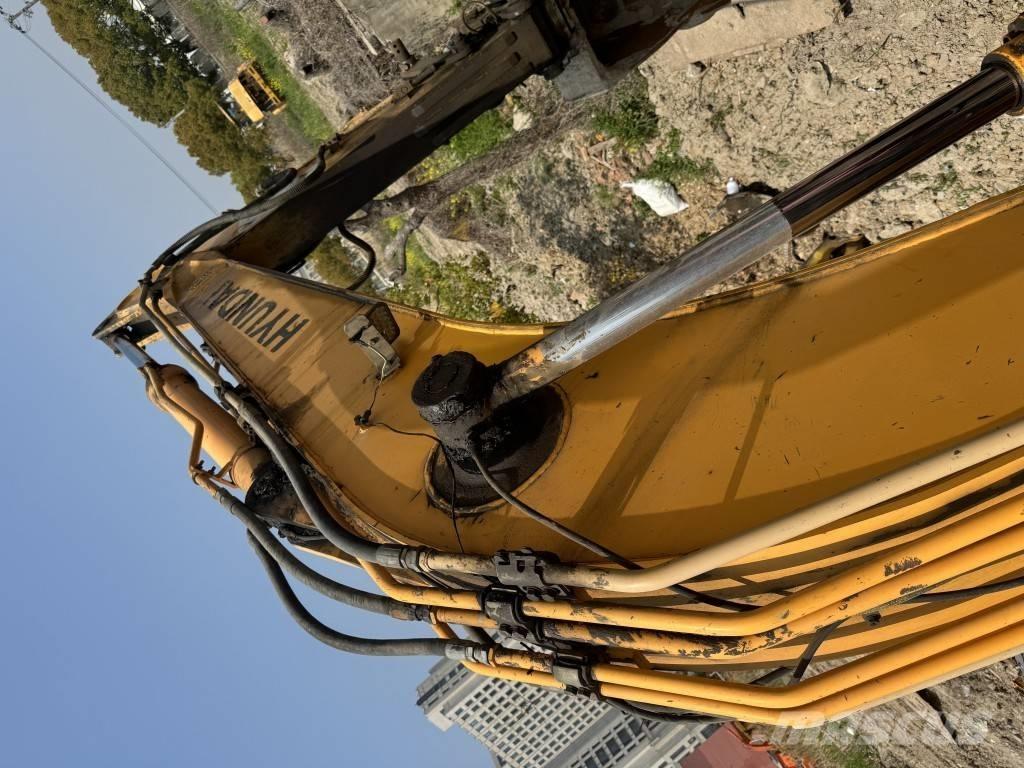 Hyundai R 150 W-9 Wheeled excavators