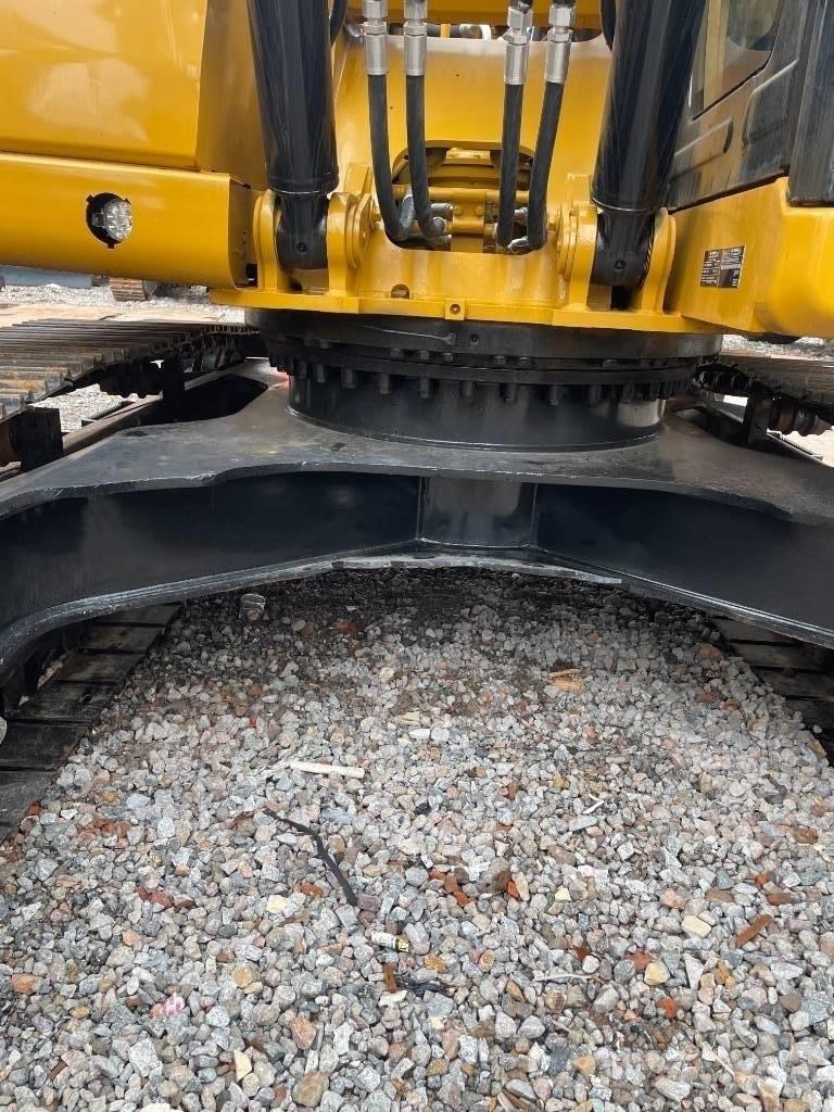 CAT 323GX Midi excavators  7t - 12t