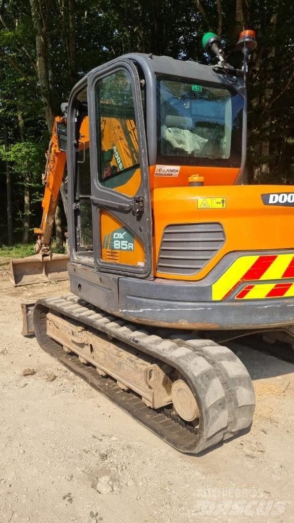 Doosan DX 85 R-3 Midi excavators  7t - 12t