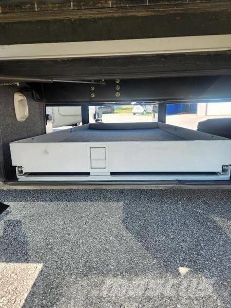 Tiffin Pheaton 40QDH Motorhomes and caravans