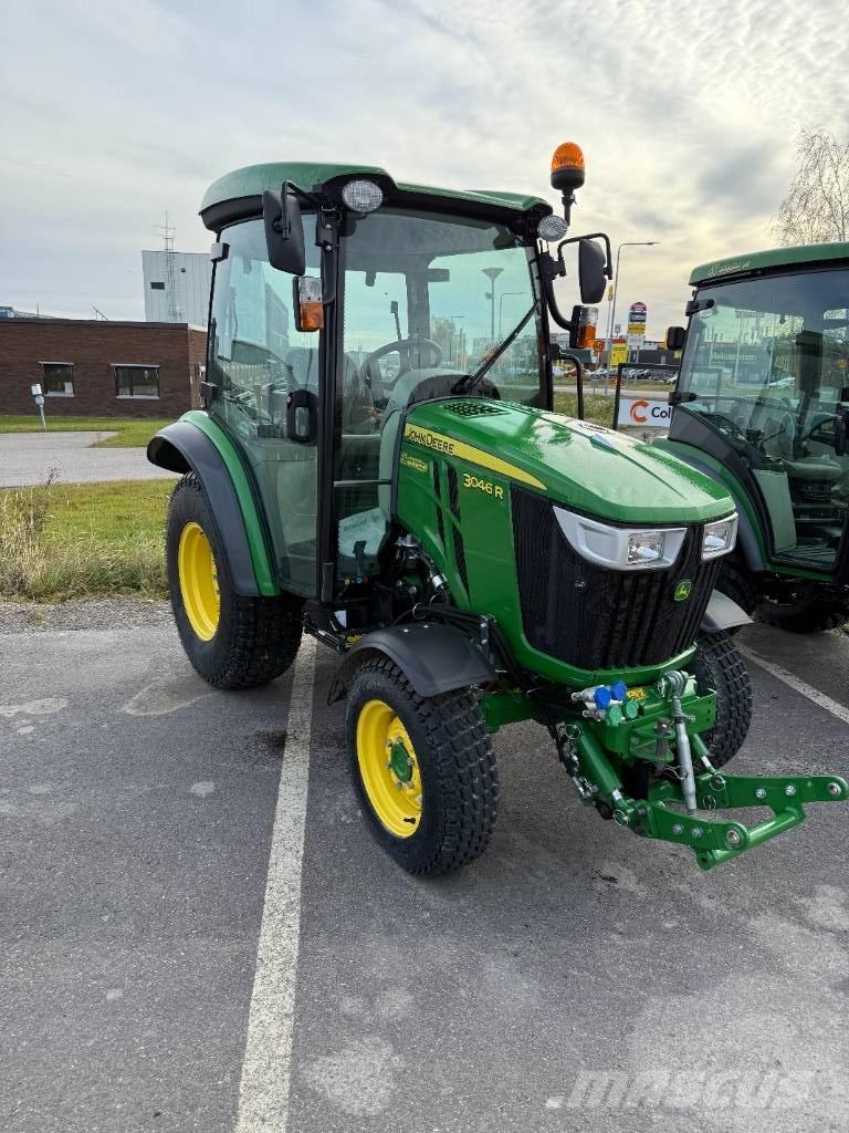 John Deere 3046 R Compact tractors
