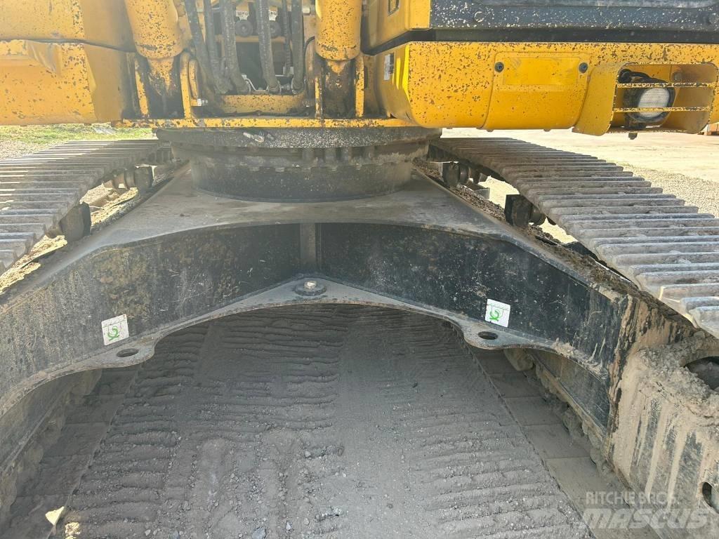 Komatsu PC 210 NLC-8 Crawler excavators