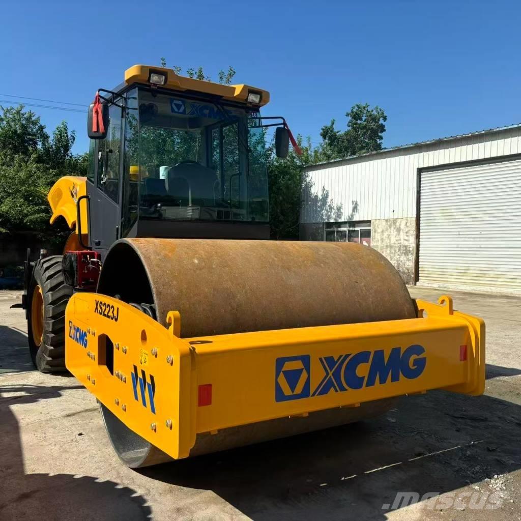 XCMG XS223J Single drum rollers