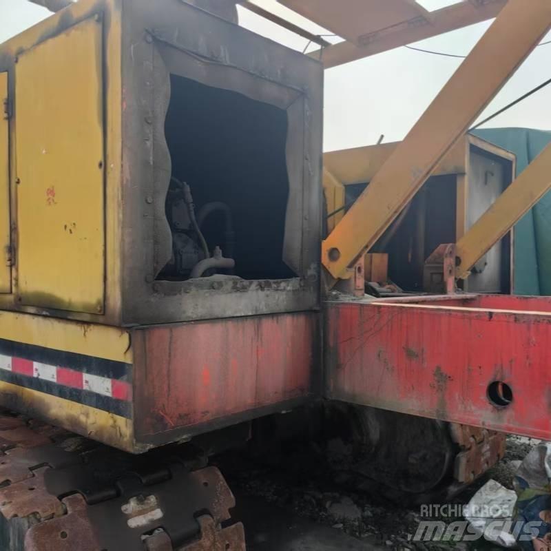 Hitachi KH180 Tracked cranes