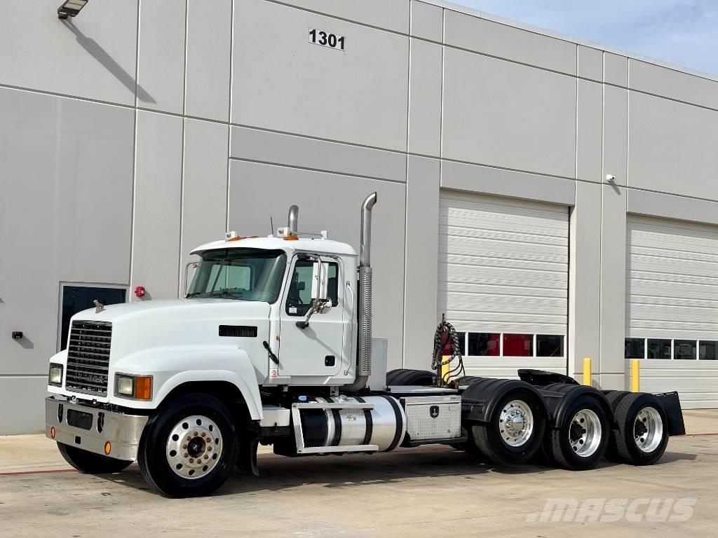Mack CHU 613 Truck Tractor Units