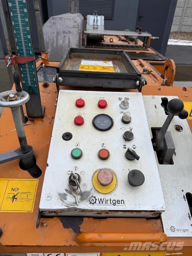 Wirtgen W 350 Asphalt cold milling machines