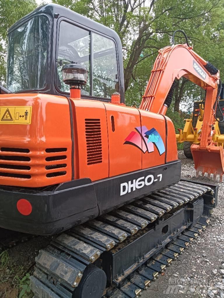 Doosan DH 55 Mini excavators < 7t