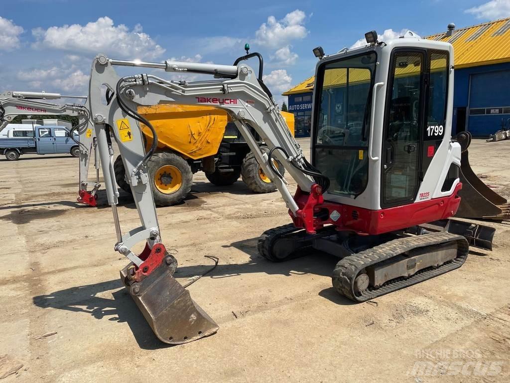 Takeuchi TB225 Mini excavators < 7t