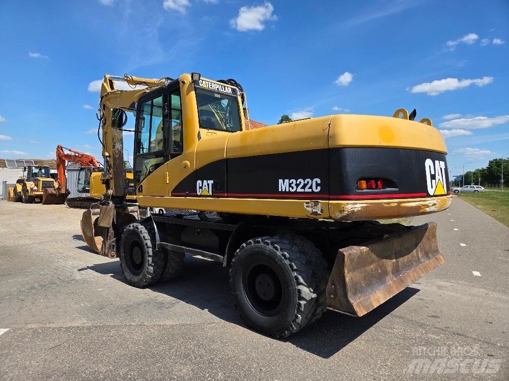 CAT M322C Wheeled excavators