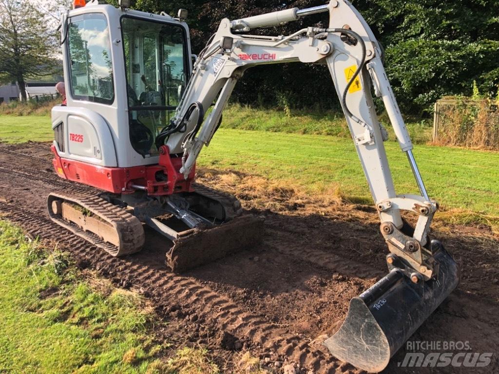 Takeuchi TB 225 Mini excavators < 7t