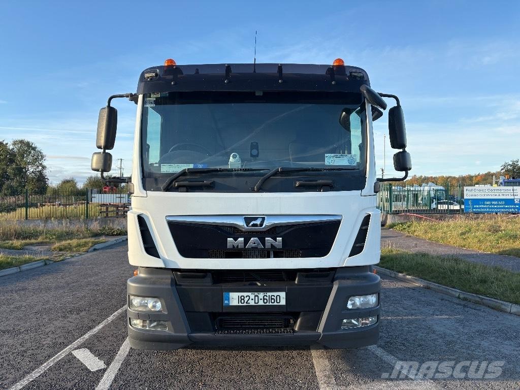 MAN TGM 18.250 Skip loader trucks