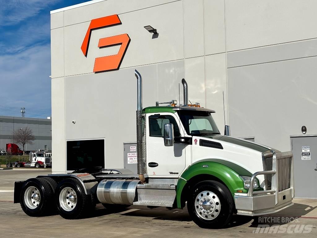 Kenworth T880 Truck Tractor Units