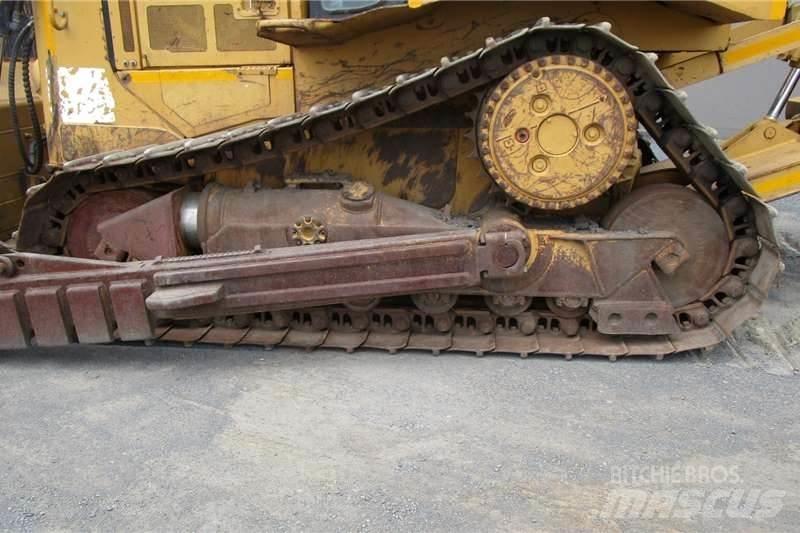 CAT D6R Crawler dozers