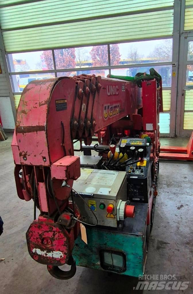 Unic 295 Mini cranes