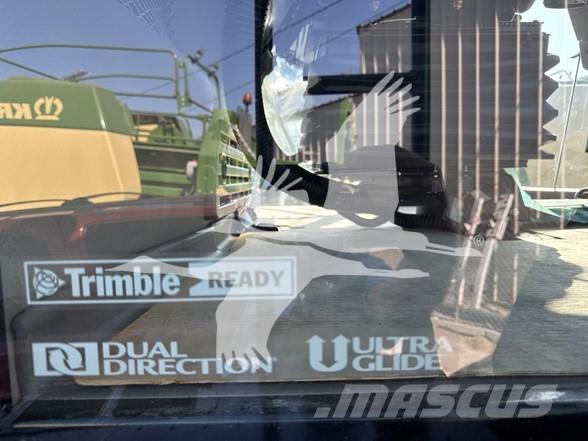 MAC DON M2260 Windrowers