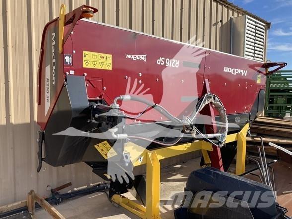 MAC DON R216SP Combine harvester heads