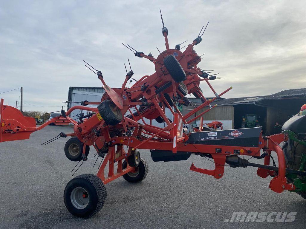 Kuhn GF8712T Rakes and tedders