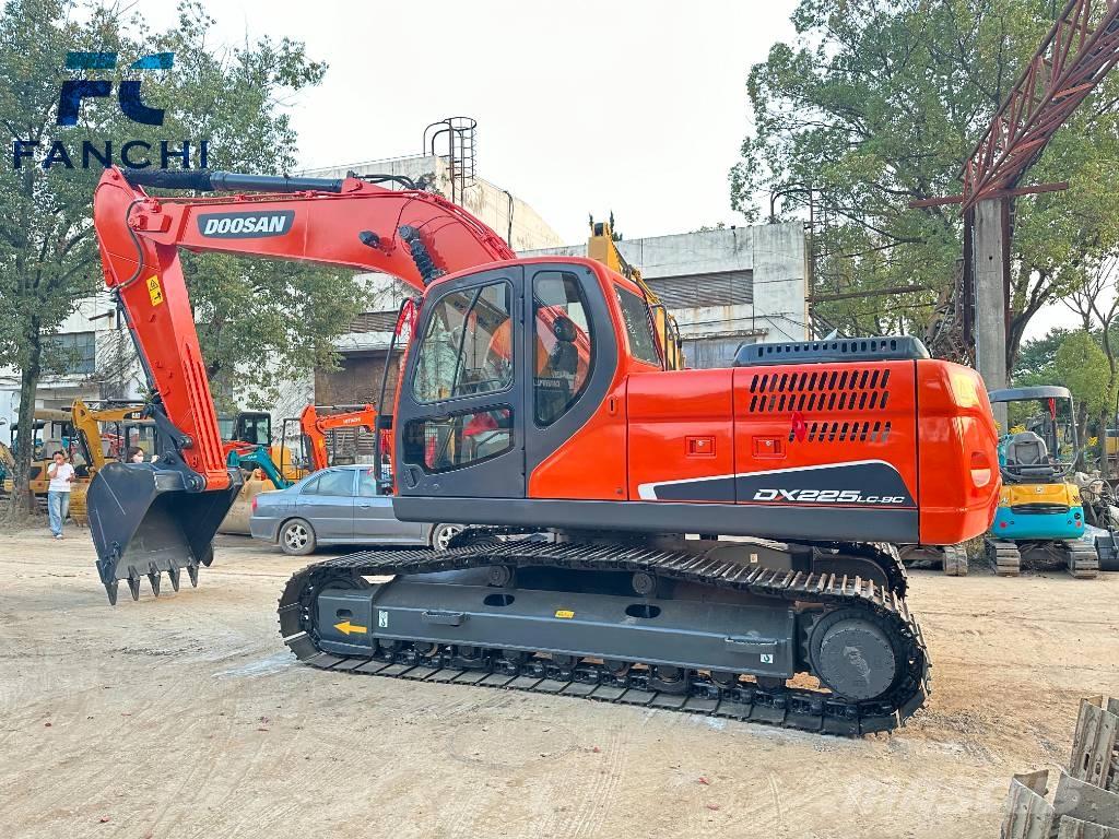 Doosan DX 225 LC Crawler excavators