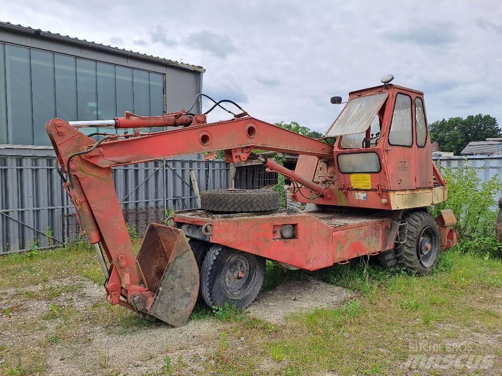 Poclain TY 45 Wheeled excavators