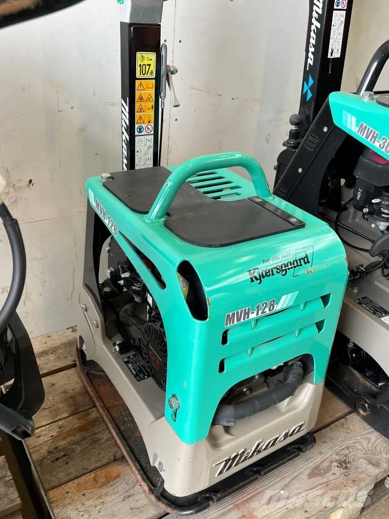 Mikasa MVH 128 GH Vibrator compactors