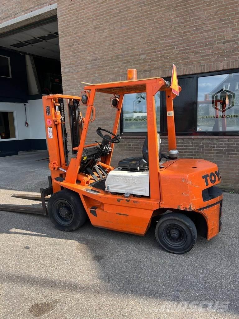 Toyota 02-4FD25 Diesel trucks