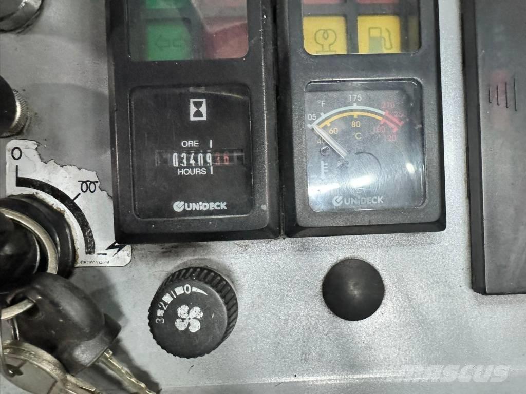 Combilift C3000CB Sideloader