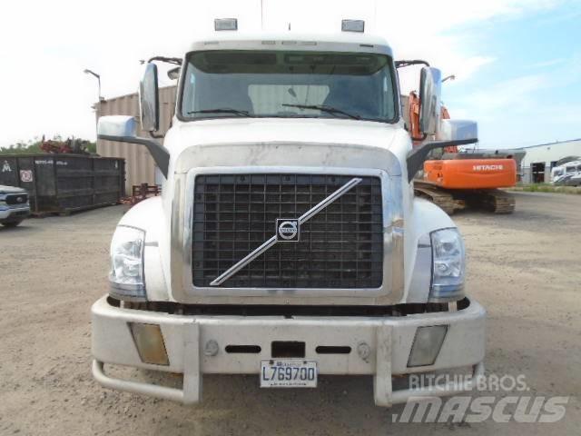 Volvo VNL Truck Tractor Units