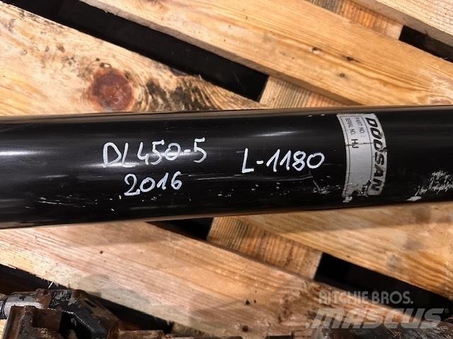 Doosan DL 450-5 Axles