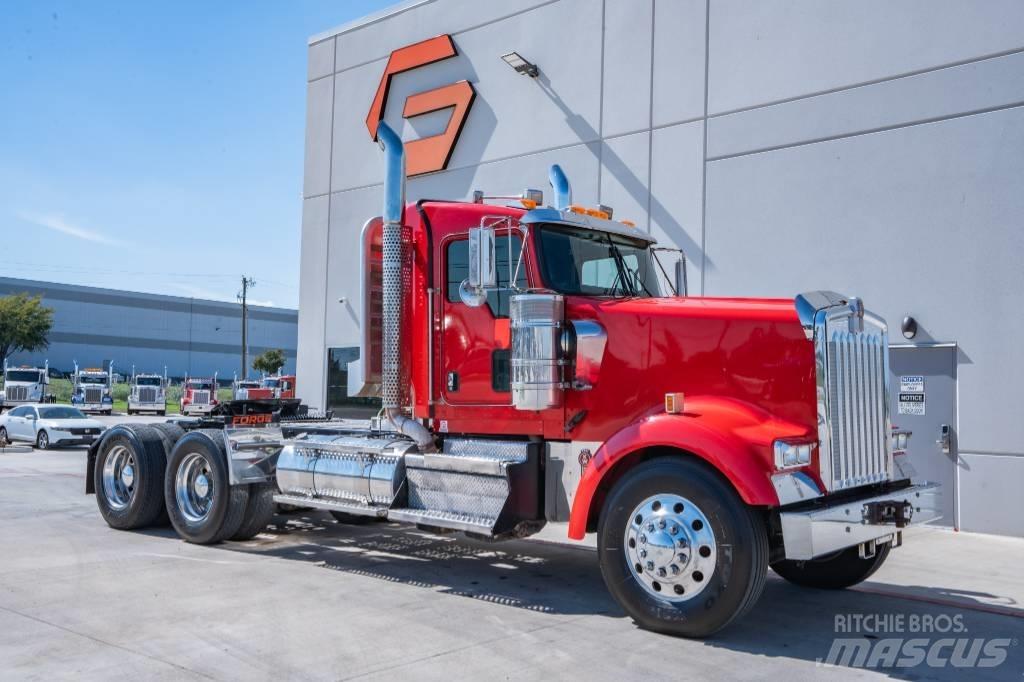 Kenworth W 900 Truck Tractor Units