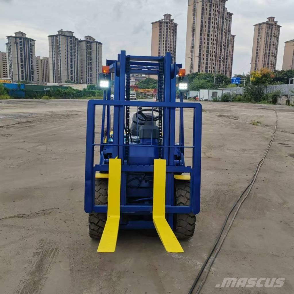 Komatsu FD 30 T-17 Diesel trucks