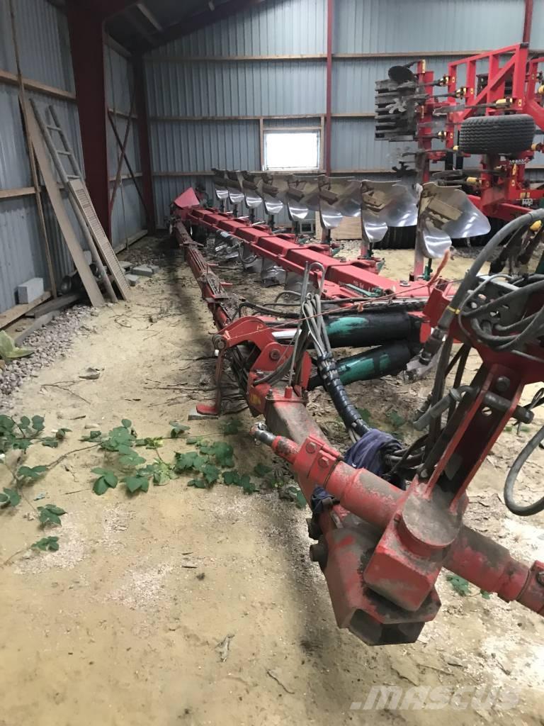 Kverneland PB100 Reversible ploughs