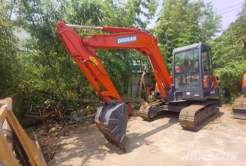 Doosan DH 55 Mini excavators < 7t