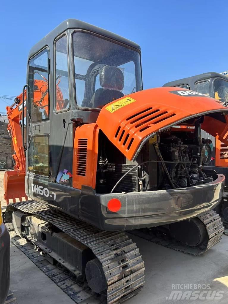 Doosan DH 55 Mini excavators < 7t