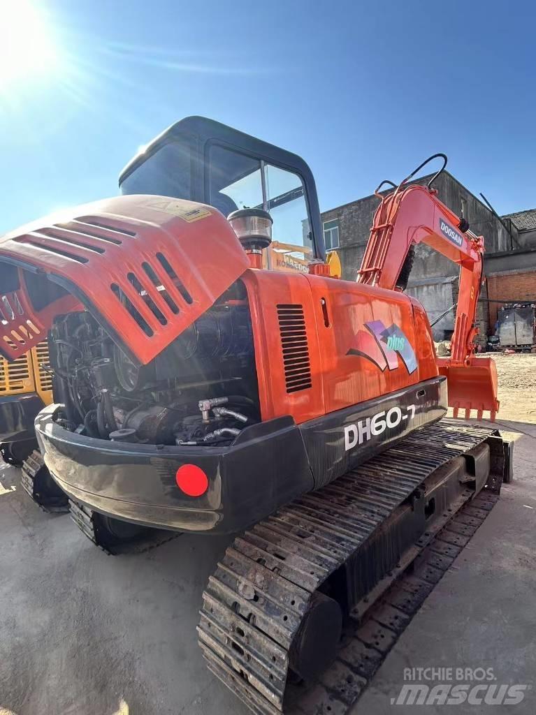 Doosan DH 55 Mini excavators < 7t