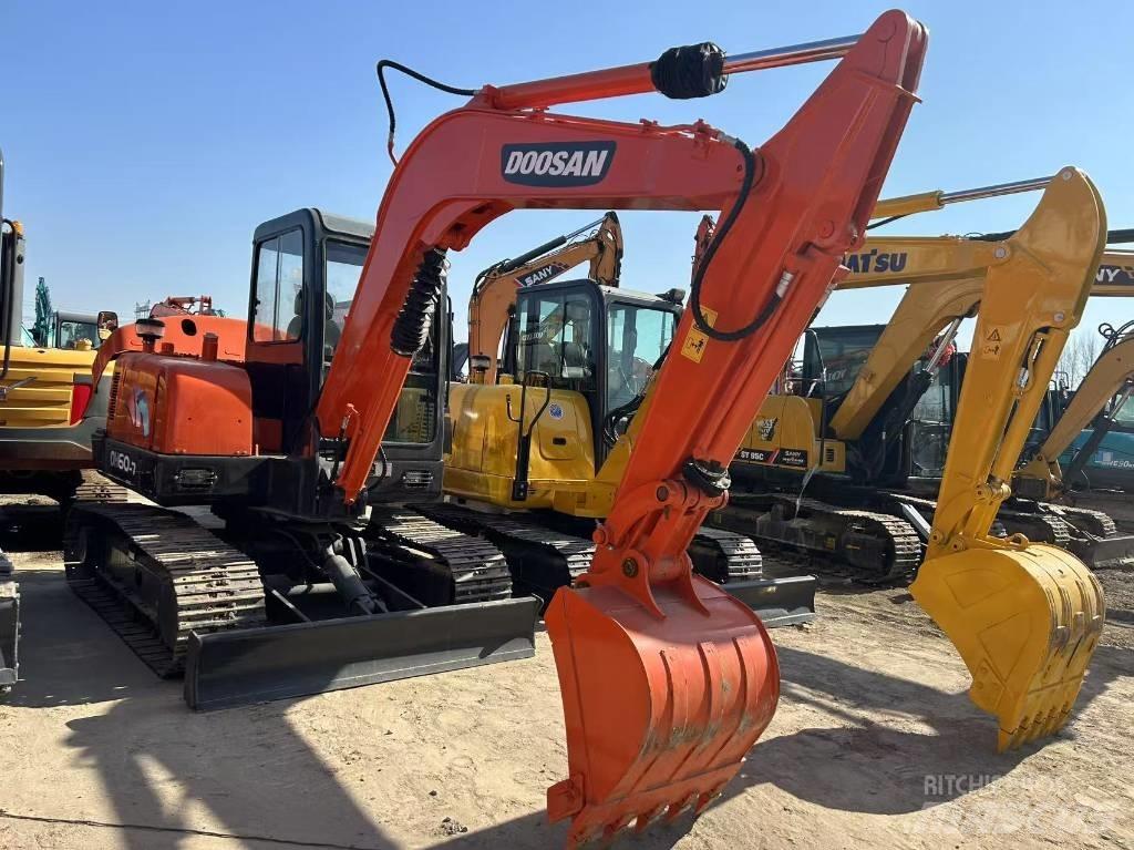 Doosan DH 55 Mini excavators < 7t